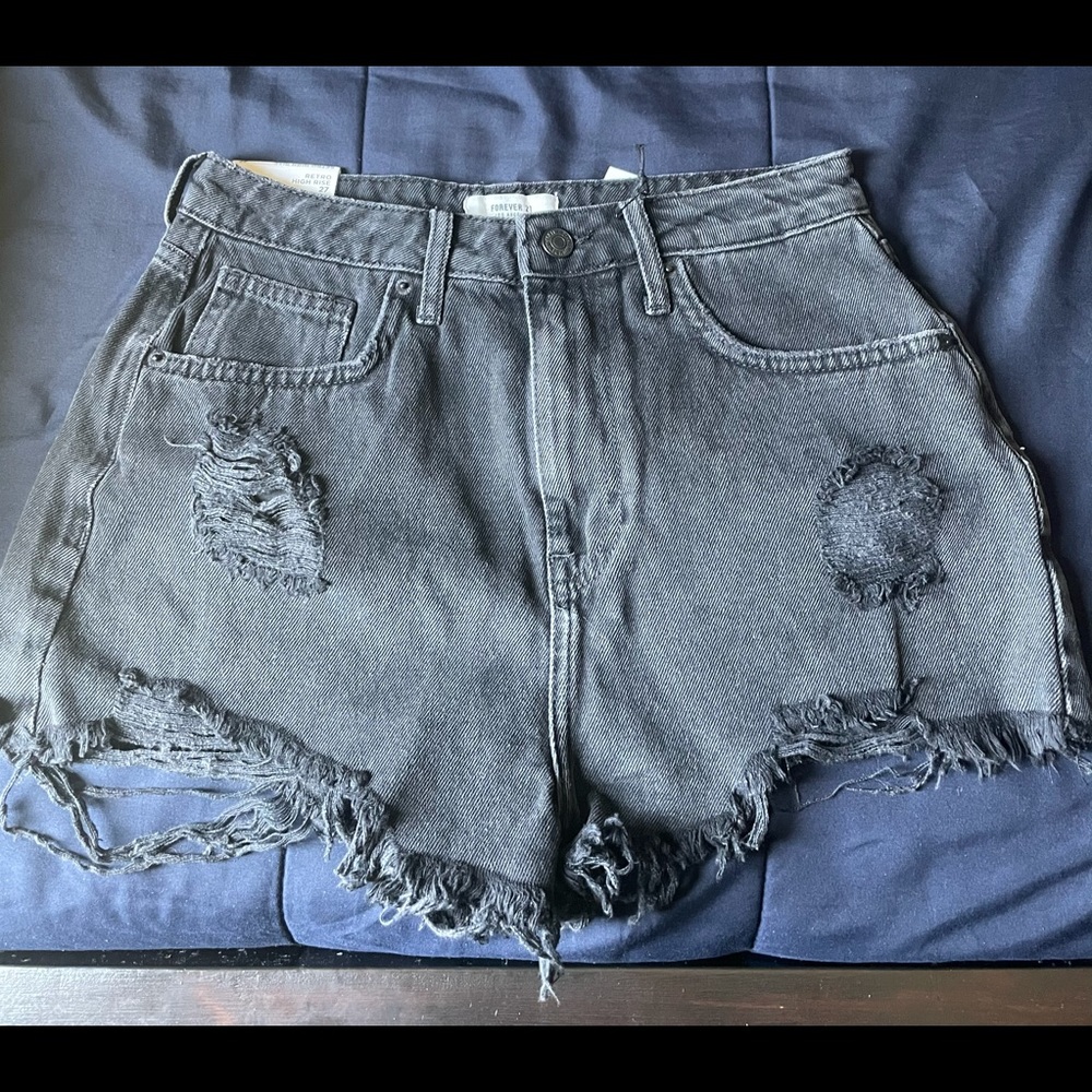 Black High waisted Forever 21 shorts, New w/ tags